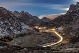 Alpen, Alpenpass, Autumn, Bergmassiv, Fall, Graubünden, Herbst, Passstrasse, Schweiz, Strasse, Strassenverkehr, Suisse, Switzerland, Verkehr